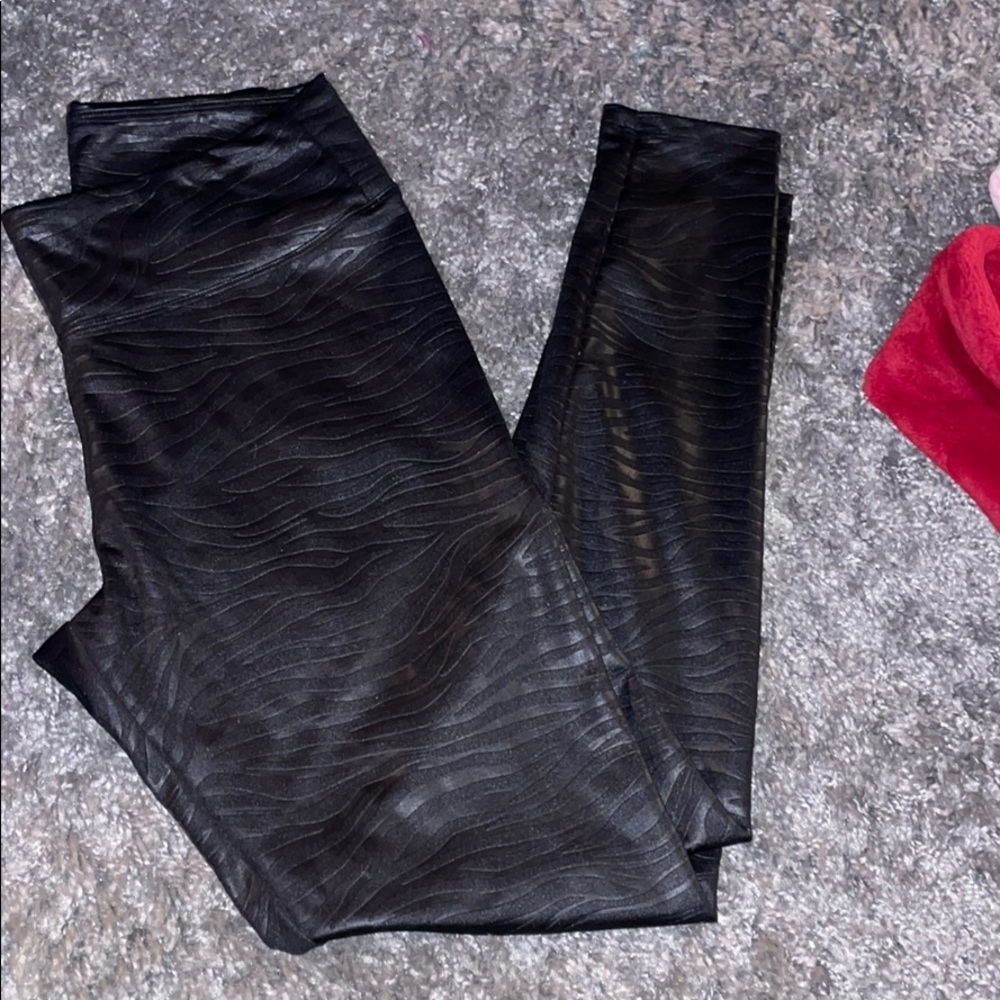express leggings ✨ only worn once! great quality